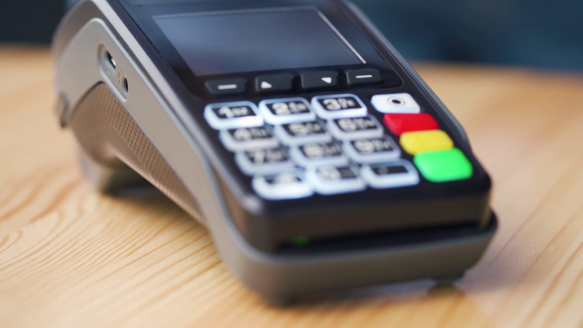 Credit card payment terminal for contactless payments